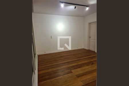 Casa à venda com 3 quartos, 318m² em Santo Amaro, São Paulo