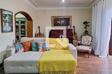 Sala de casa à venda com 5 quartos, 375m² em Piratininga, Niterói