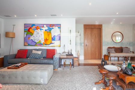 Apartamento à venda com 3 quartos, 270m² em Cerqueira César, São Paulo