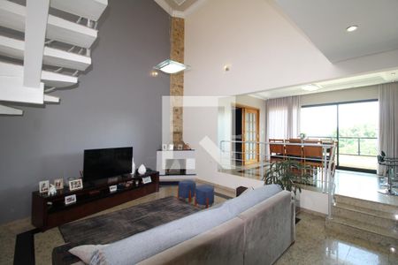Sala 1 de casa à venda com 3 quartos, 280m² em Vila Maria Luisa, São Paulo
