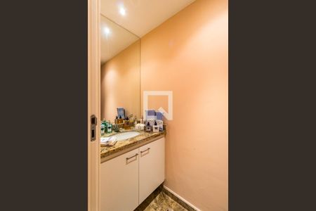 Lavabo de apartamento à venda com 3 quartos, 185m² em Real Parque, São Paulo