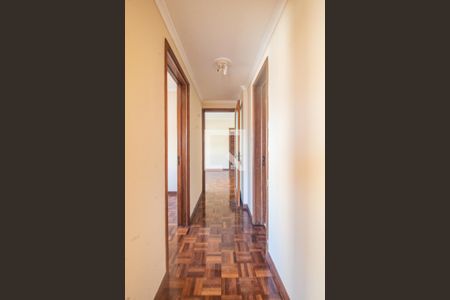 Corredor de apartamento para alugar com 2 quartos, 90m² em Menino Deus, Porto Alegre