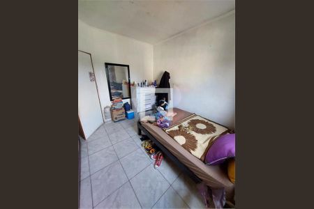 Casa à venda com 4 quartos, 131m² em Vila Carmosina, São Paulo