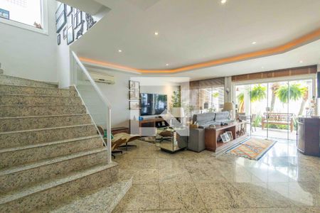 Sala de casa de condomínio à venda com 4 quartos, 354m² em Recreio dos Bandeirantes, Rio de Janeiro