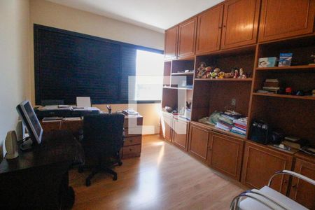 Quarto 1 de apartamento à venda com 4 quartos, 185m² em Vila Suzana, São Paulo