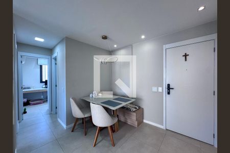 Sala de apartamento para alugar com 2 quartos, 80m² em Barra da Tijuca, Rio de Janeiro