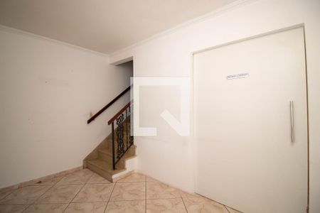 Sala de casa para alugar com 2 quartos, 280m² em Vila Augusta, Guarulhos