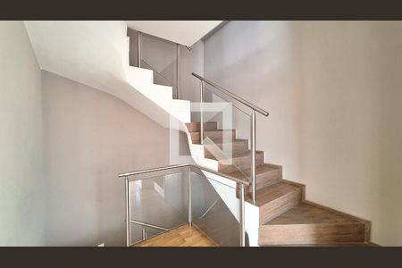 Escada de apartamento para alugar com 4 quartos, 500m² em Vila Leopoldina, São Paulo