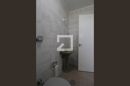 Banheiro de apartamento para alugar com 0 quarto, 32m² em Petrópolis, Porto Alegre