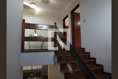 Hall da Escada de casa à venda com 3 quartos, 356m² em City Bussocaba, Osasco