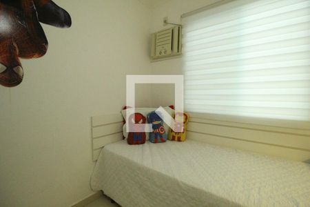 Quarto de casa de condomínio à venda com 2 quartos, 200m² em Taquara, Rio de Janeiro