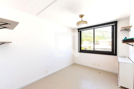 Casa à venda com 4 quartos, 201m² em Itaipu, Niterói