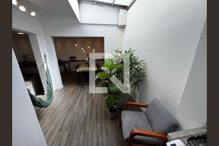 Sala de casa de condomínio à venda com 3 quartos, 242m² em Chora Menino, São Paulo