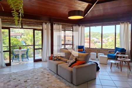 Sala  de casa de condomínio à venda com 4 quartos, 280m² em Badu, Niterói