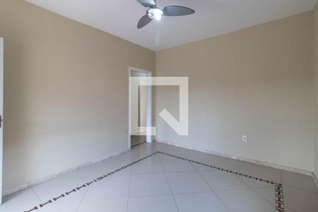 Sala de casa à venda com 5 quartos, 179m² em Cavalhada, Porto Alegre