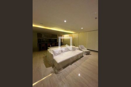Casa à venda com 4 quartos, 640m² em Centro Comercial Jubran, Barueri