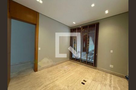 Casa à venda com 4 quartos, 640m² em Centro Comercial Jubran, Barueri