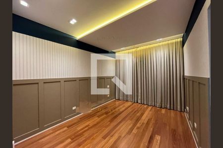 Casa à venda com 4 quartos, 640m² em Centro Comercial Jubran, Barueri