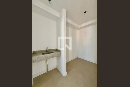 Banheiro/ Closet de apartamento à venda com 1 quarto, 47m² em Vila Lídia, Campinas