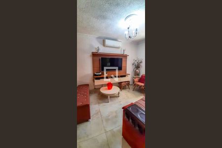 Sala de casa à venda com 2 quartos, 105m² em Quitaúna, Osasco