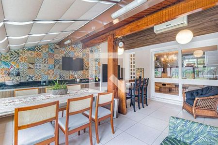 Casa à venda com 3 quartos, 282m² em Chácara das Pedras, Porto Alegre