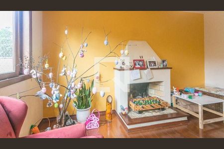 Casa à venda com 4 quartos, 260m² em Vila Albano, São Paulo
