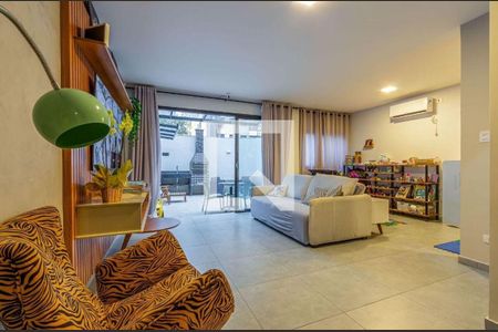 Casa à venda com 3 quartos, 200m² em Santo Amaro, São Paulo