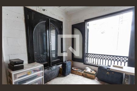 Casa à venda com 3 quartos, 150m² em Vila Pirajussara, São Paulo
