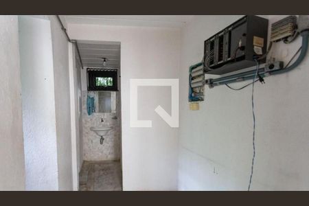 Casa à venda com 3 quartos, 150m² em Vila Pirajussara, São Paulo