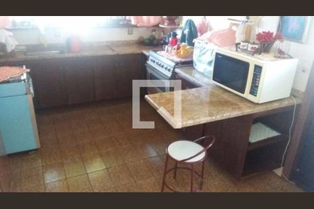 Casa à venda com 4 quartos, 200m² em Jardim Celeste, São Paulo