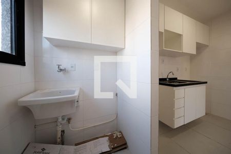Sala/Cozinha de apartamento para alugar com 2 quartos, 49m² em Vila Guilhermina, São Paulo