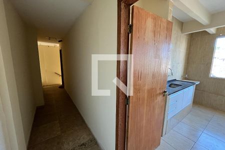 Corredor de apartamento para alugar com 2 quartos, 60m² em Zumbi, Rio de Janeiro