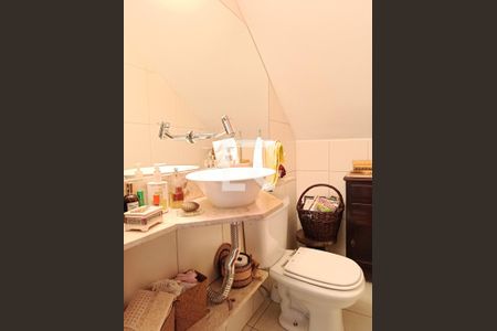 Lavabo de casa para alugar com 3 quartos, 190m² em Sumaré, São Paulo