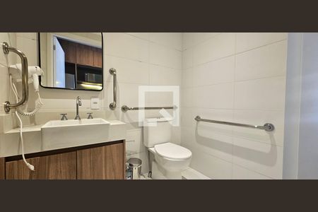 Banheiro de kitnet/studio para alugar com 1 quarto, 28m² em Vila Mariana, São Paulo