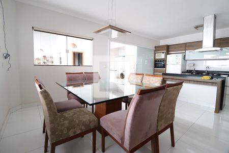 Sala de Jantar de casa para alugar com 4 quartos, 172m² em Laranjeiras, Uberlândia