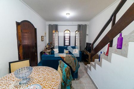Sala de casa à venda com 6 quartos, 160m² em Vila Campestre, São Paulo
