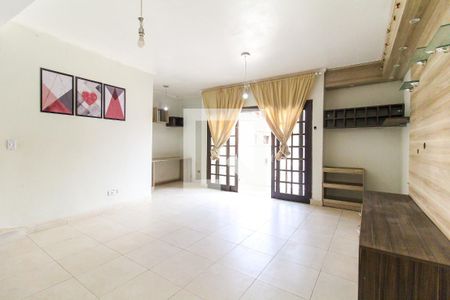 Sala de casa para alugar com 2 quartos, 180m² em Parque Savoi City, São Paulo