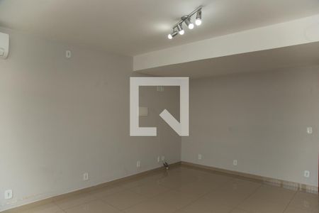 Sala de casa para alugar com 4 quartos, 213m² em Jardim Casablanca, São Paulo