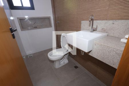 Banheiro da Suíte 1 de casa de condomínio para alugar com 3 quartos, 153m² em Vila Rosa, Goiânia