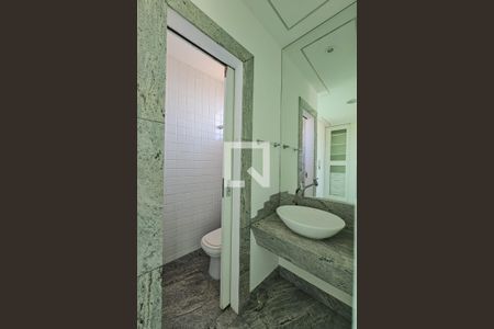 Lavabo 2 de apartamento à venda com 4 quartos, 360m² em Ouro Preto, Belo Horizonte