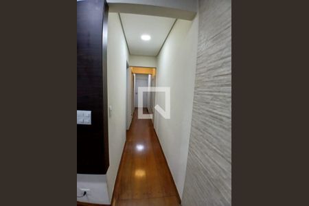 Corredor de casa à venda com 3 quartos, 130m² em Santa Maria, Santo André