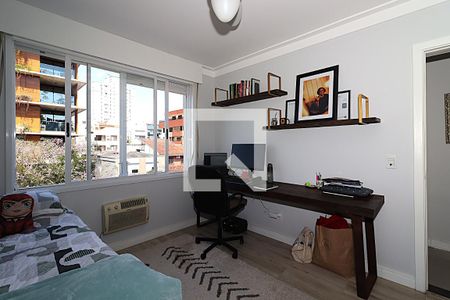 Quarto 1 de apartamento para alugar com 2 quartos, 62m² em Petrópolis, Porto Alegre