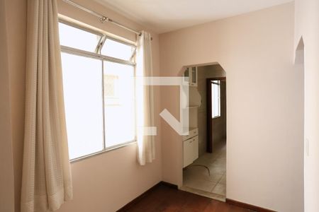 Corredor de apartamento à venda com 3 quartos, 96m² em Sagrada Família, Belo Horizonte