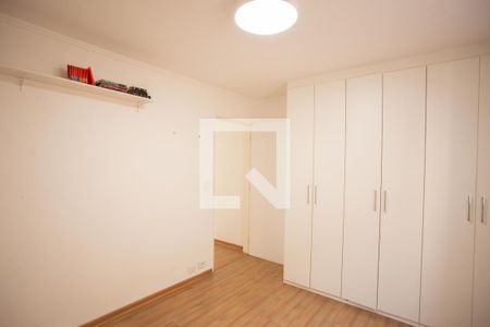 Quarto de apartamento à venda com 2 quartos, 69m² em Vila Ester (zona Norte), São Paulo
