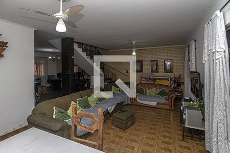 Sala de casa à venda com 4 quartos, 235m² em Vila Liviero, São Paulo