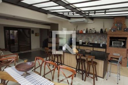 Casa à venda com 4 quartos, 373m² em Jardim Lar Sao Paulo, São Paulo