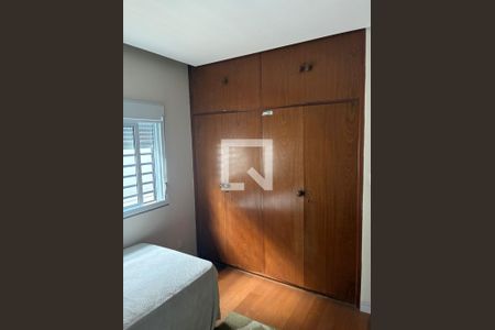 Quarto 1 de casa à venda com 4 quartos, 318m² em Vila Scarpelli, Santo André