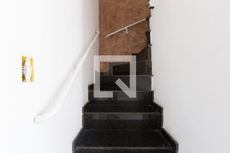 Escada de casa de condomínio à venda com 3 quartos, 111m² em Cidade Antônio Estevão de Carvalho, São Paulo