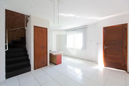 Sala de casa de condomínio à venda com 3 quartos, 111m² em Cidade Antônio Estevão de Carvalho, São Paulo