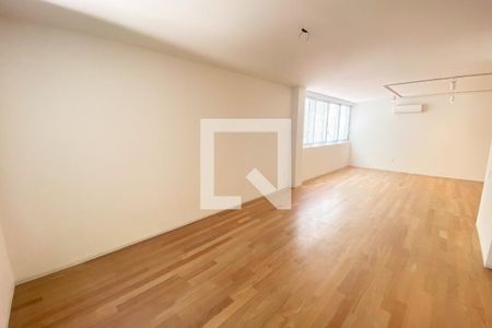 Apartamento para alugar com 3 quartos, 250m² em Jardim Europa, São Paulo